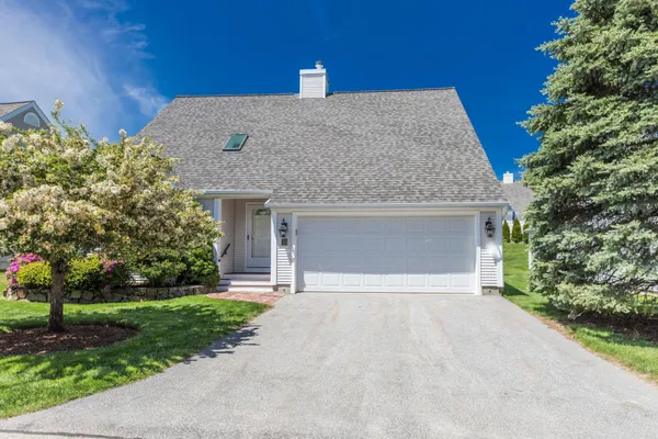 $699,950 | 38 Hampton Meadows, Hampton, NH 03842