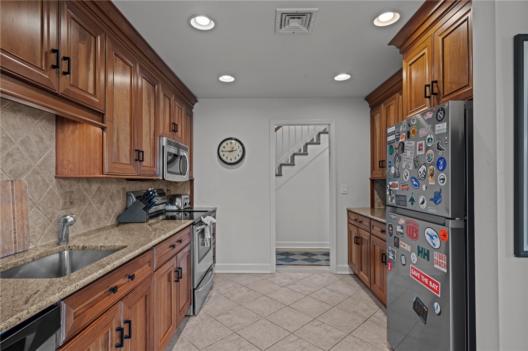 109 Corey Lane Middletown, RI 02842 - Photo 19 of 50