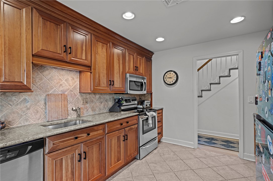 109 Corey Lane Middletown, RI 02842 - Photo 20 of 50