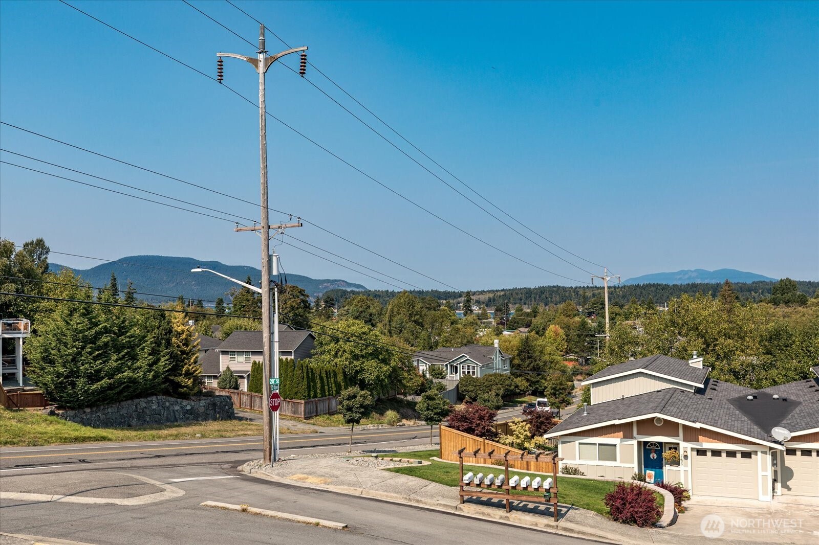 2119 20th Street Anacortes, WA 98221 - Photo 24 of 38 a front view of a building