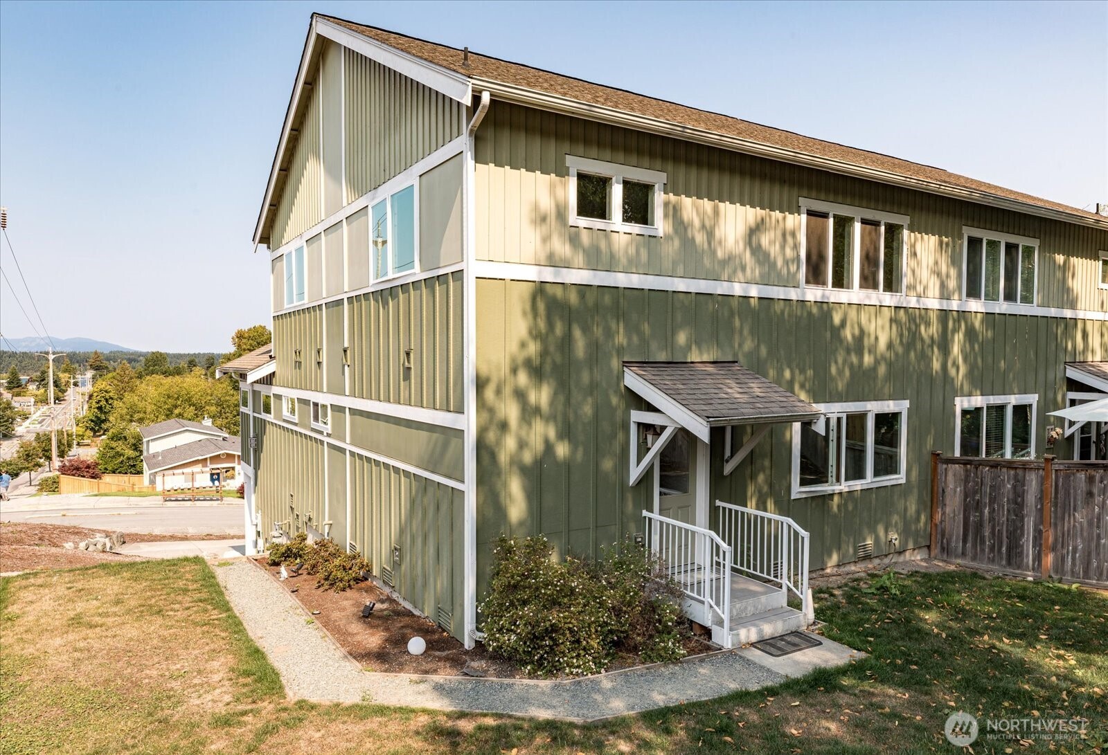 2119 20th Street Anacortes, WA 98221 - Photo 34 of 38 a house view with a outdoor space