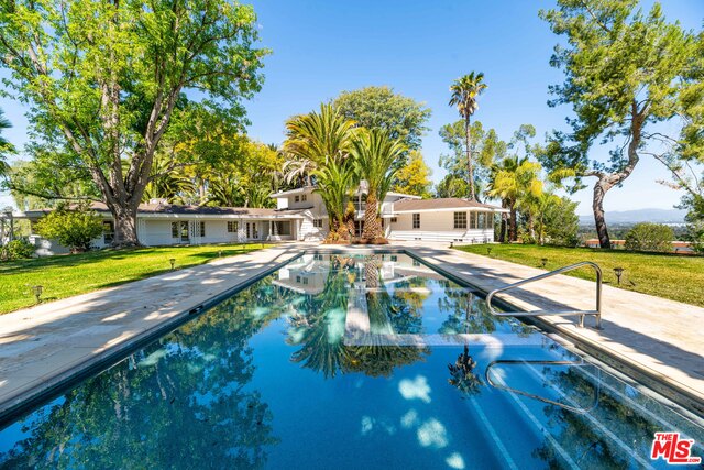 16821 Oak View Drive Encino, CA 91436 - Photo 2 of 33