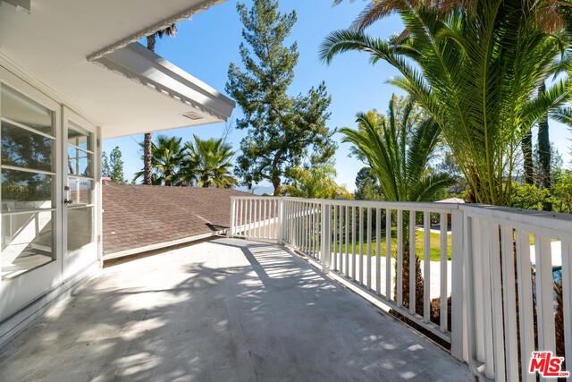 16821 Oak View Drive Encino, CA 91436 - Photo 23 of 33