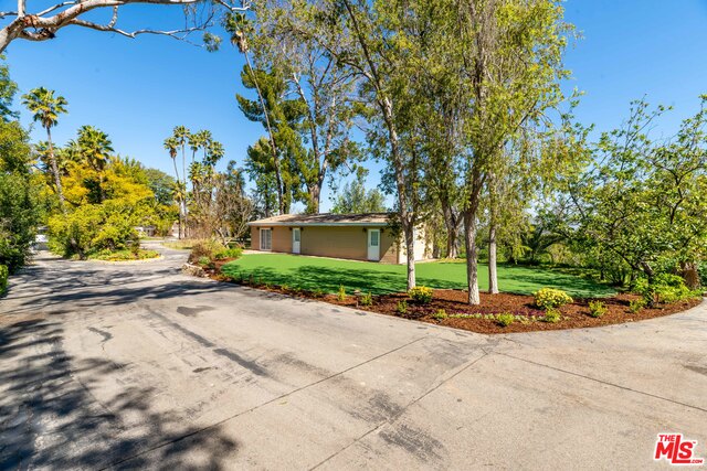 16821 Oak View Drive Encino, CA 91436 - Photo 24 of 33