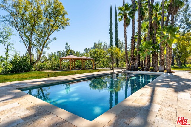 16821 Oak View Drive Encino, CA 91436 - Photo 4 of 33