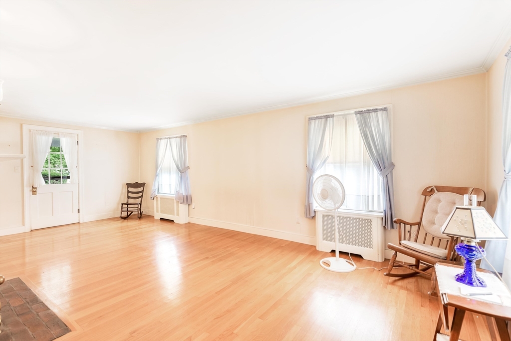 29 Ardsmoor Road Melrose, MA 02176 - Photo 4 of 22 Gallery Image 4