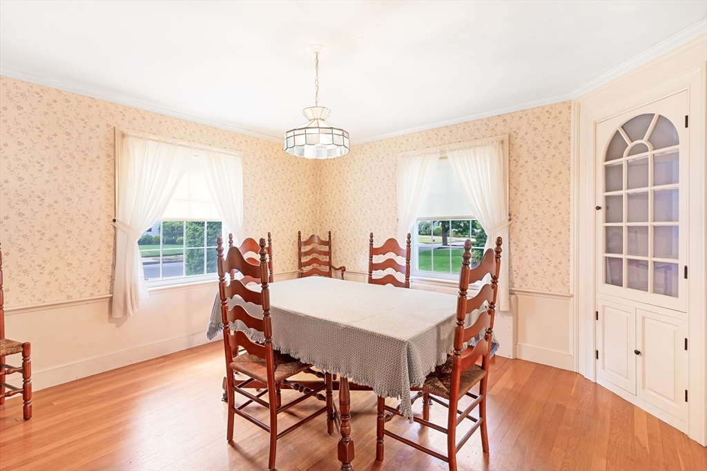 29 Ardsmoor Road Melrose, MA 02176 - Photo 8 of 22 Gallery Image 8