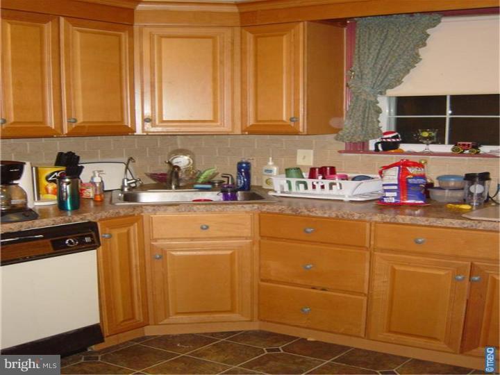 2536 Walton Road Huntingdon Valley, PA 19006 - Photo 11 of 25 Gallery Image 11