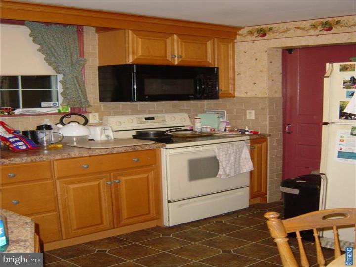 2536 Walton Road Huntingdon Valley, PA 19006 - Photo 12 of 25 Gallery Image 12