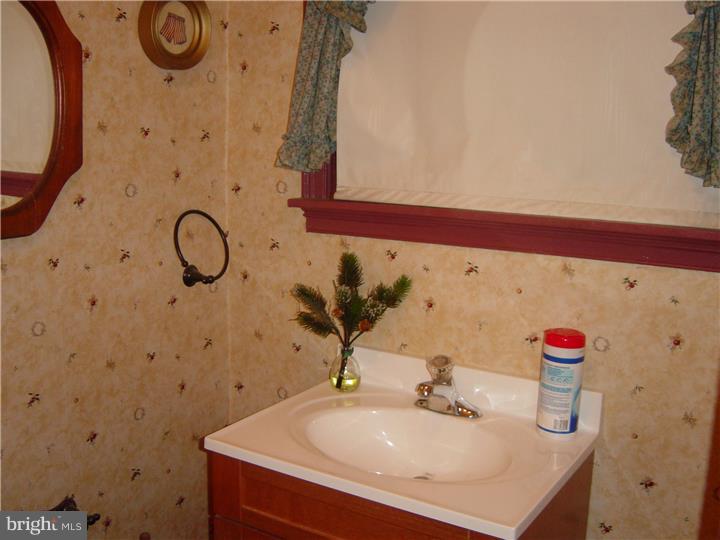 2536 Walton Road Huntingdon Valley, PA 19006 - Photo 14 of 25 Gallery Image 14