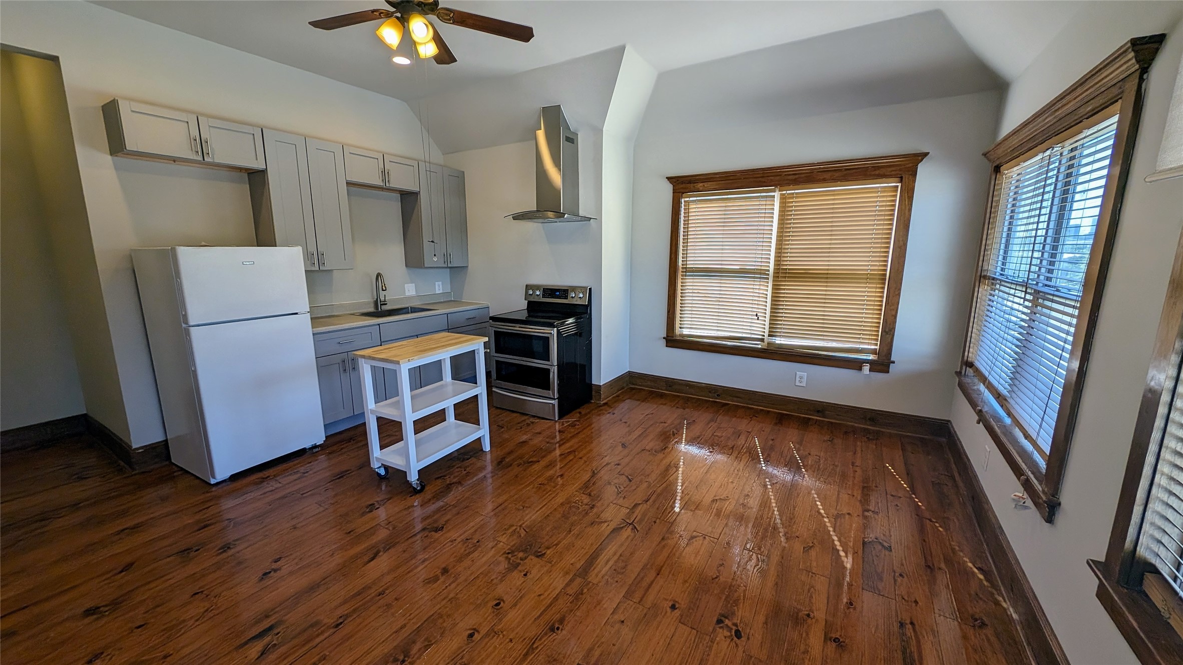702 Paschall Street, Unit B Houston, TX 77009 - Photo 7 of 27