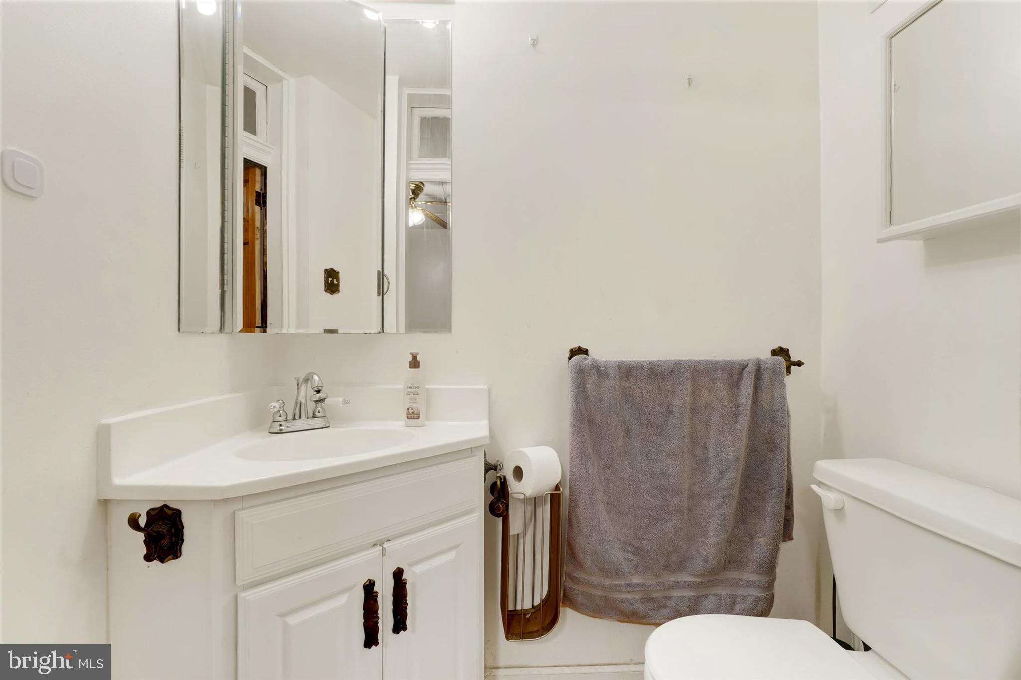 1315 North George Street York, PA 17404 - Photo 9 of 28 Unit #1 - Powder Room