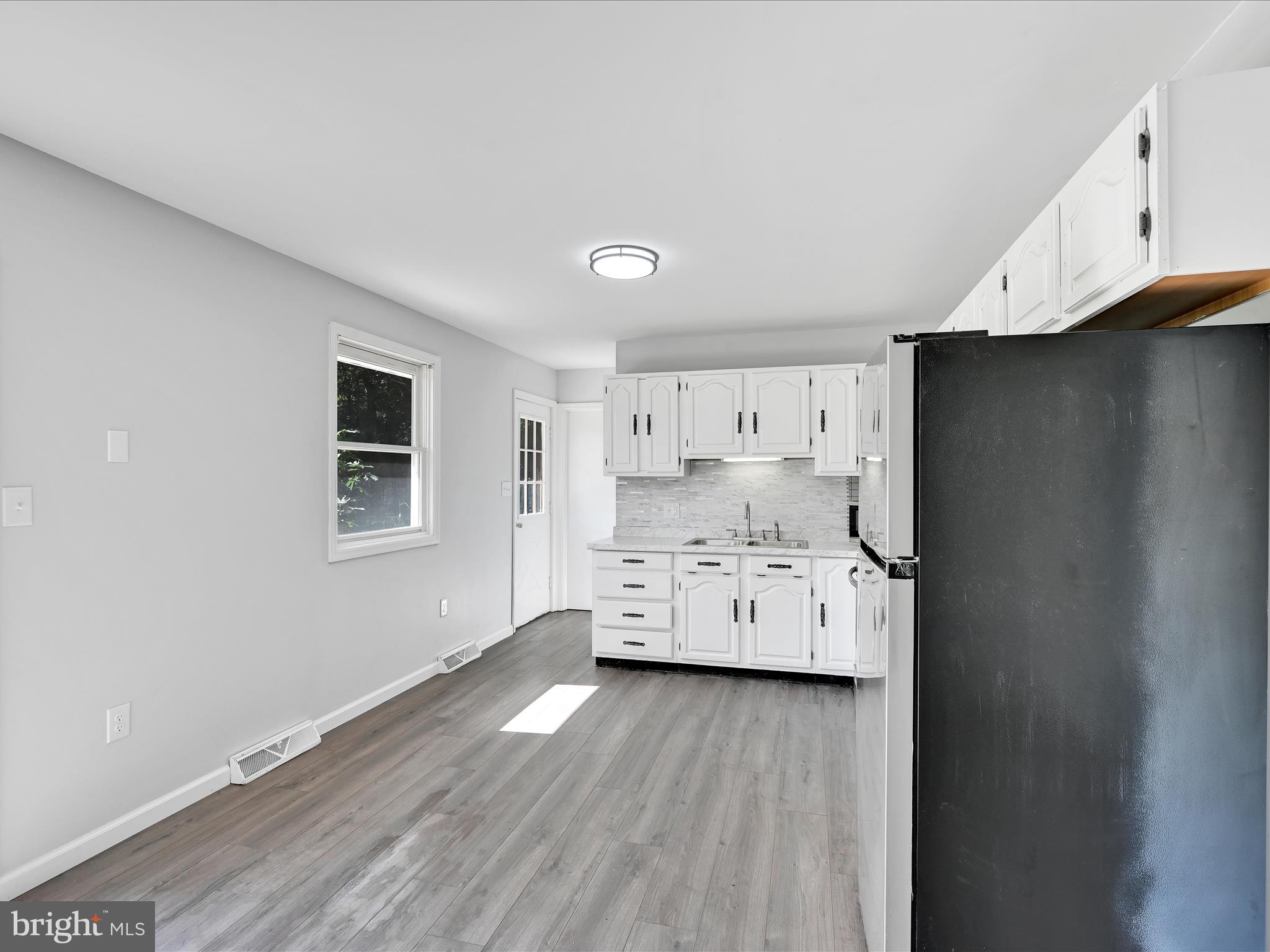 1240 Washington Road Leesport, PA 19533 - Photo 7 of 26 Kitchen