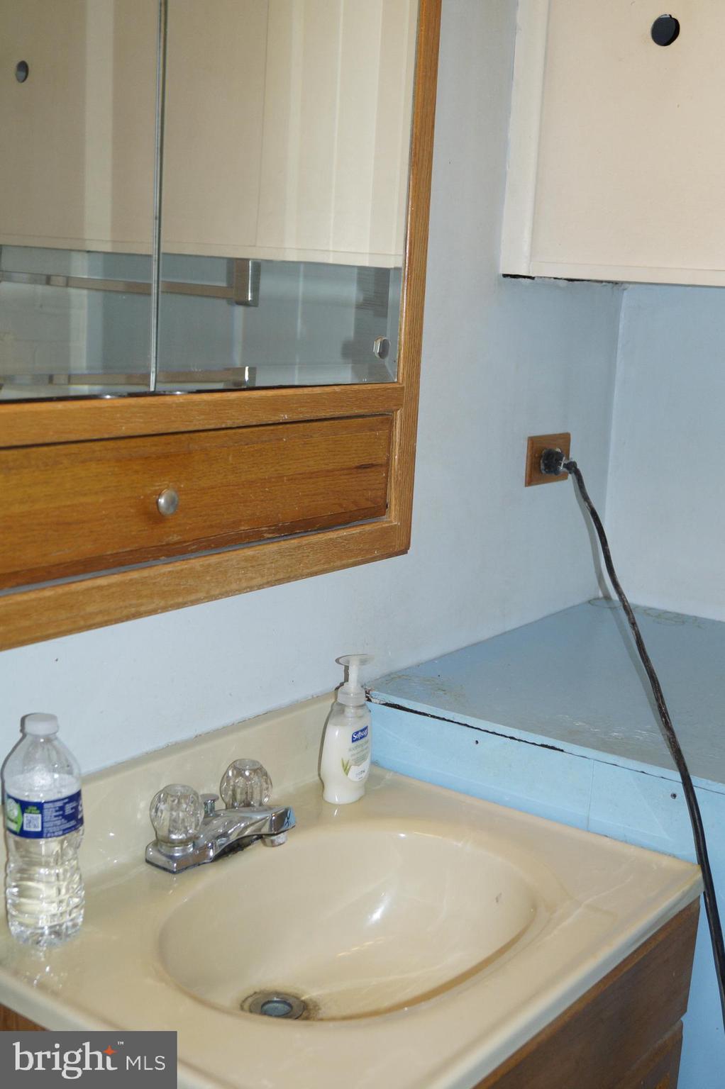 36 Granite Road Levittown, PA 19057 - Photo 16 of 22 Bathroom