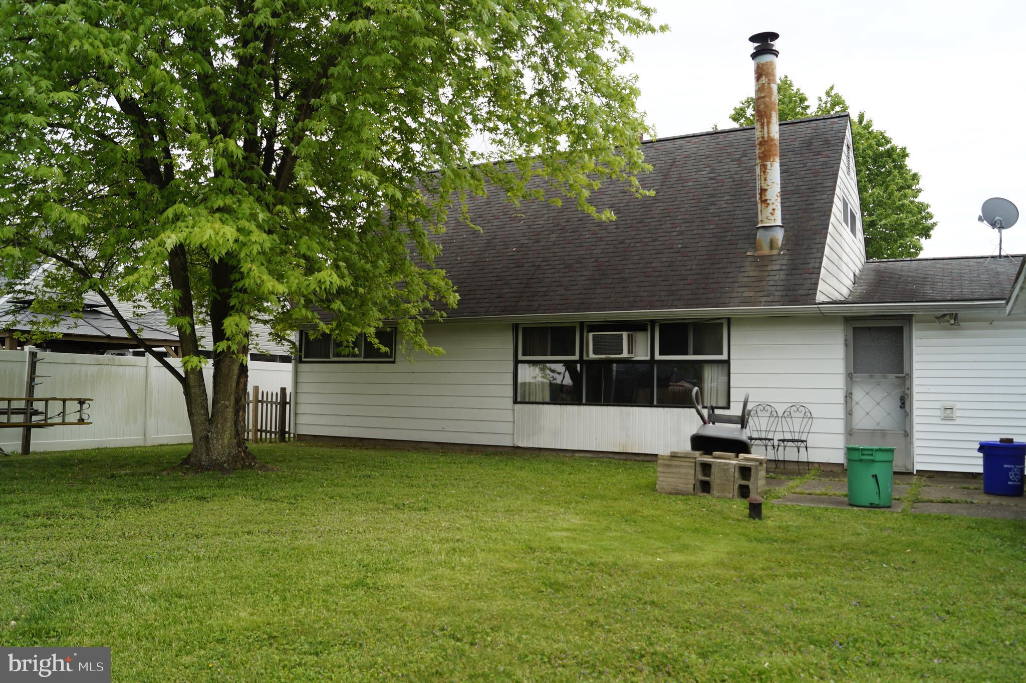 36 Granite Road Levittown, PA 19057 - Photo 17 of 22 Back Yard and House