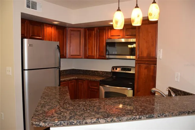 $1,250 | 4548 Commander Drive, Unit 1426, Orlando, FL 32822