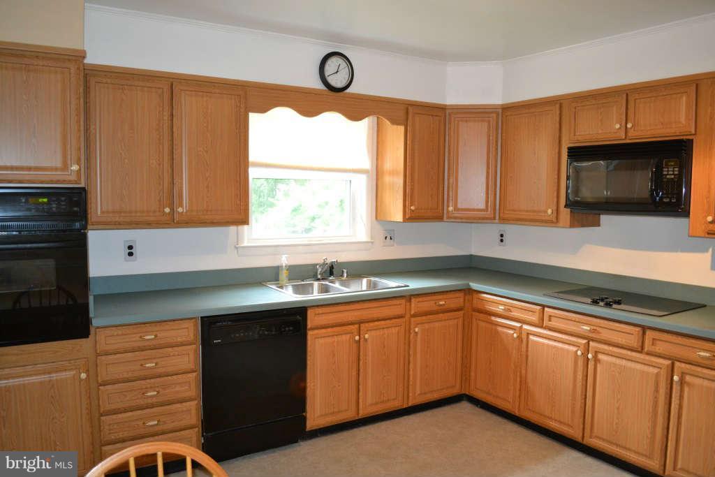 1005 Dunblane Road Baltimore, MD 21286 - Photo 12 of 30 Kitchen