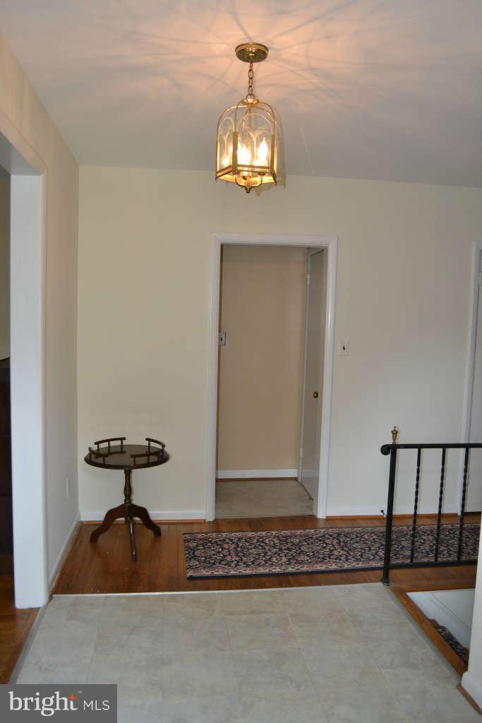 1005 Dunblane Road Baltimore, MD 21286 - Photo 2 of 30 Foyer