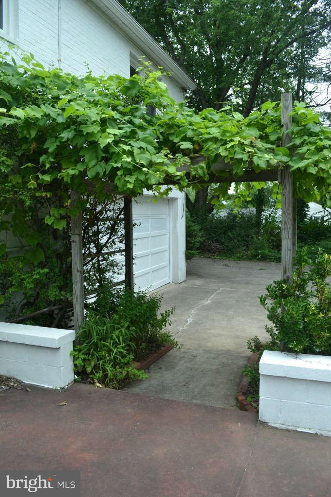 1005 Dunblane Road Baltimore, MD 21286 - Photo 25 of 30 Exterior Rear