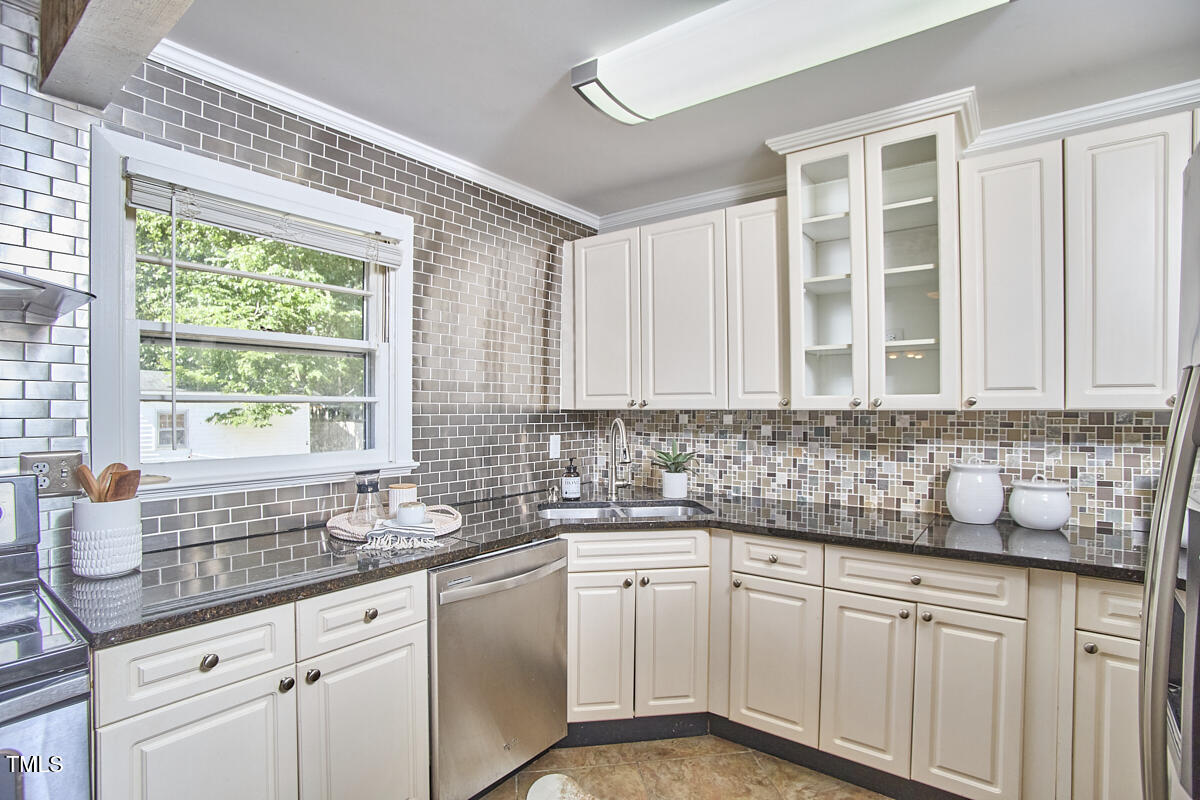 2616 Kirk Road Durham, NC 27705 - Photo 13 of 36 049