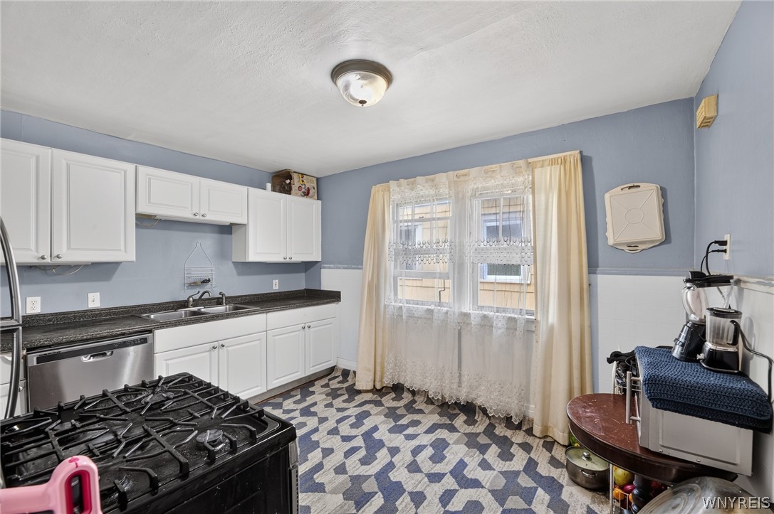 14 St James Road Cheektowaga, NY 14225 - Photo 13 of 45