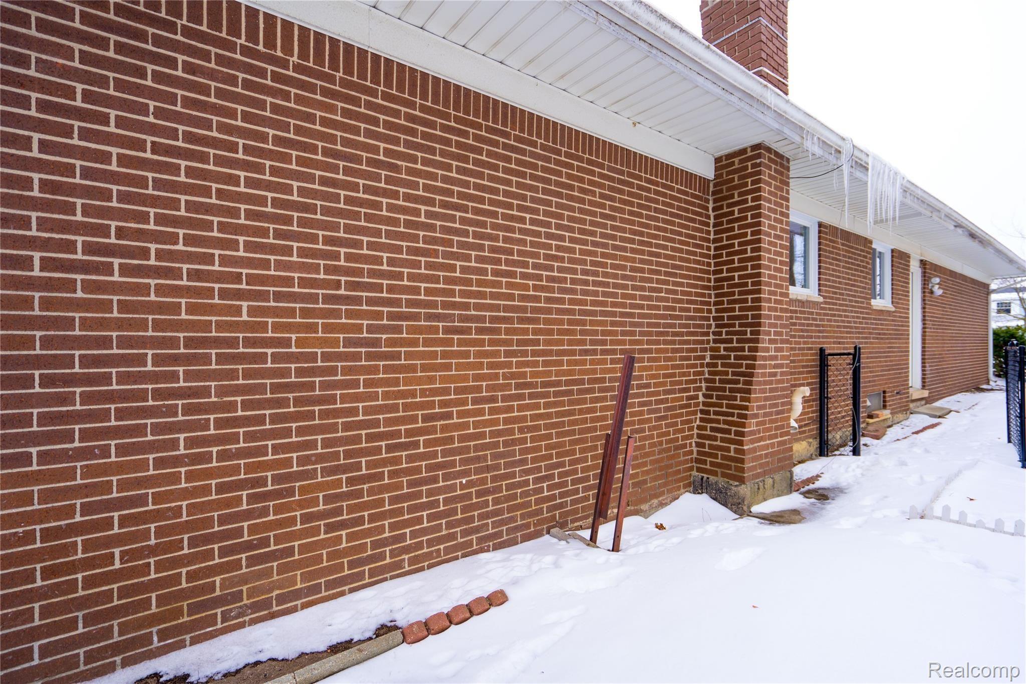 42278 Hanford Road Canton, MI 48187 - Photo 6 of 79 DSC09770.jpg