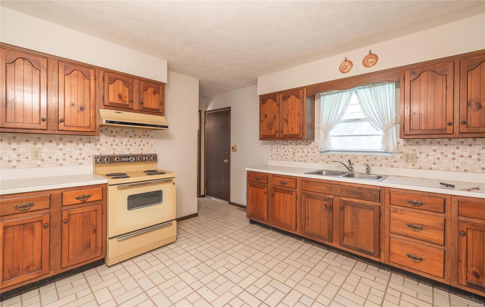 2056 Witte Road Collinsville, IL 62234 - Photo 6 of 24