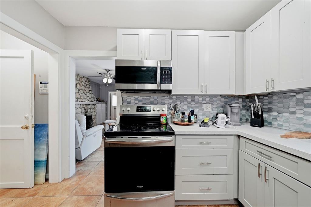 726 Mandalay Avenue Clearwater Beach, FL 33767 - Photo 8 of 49