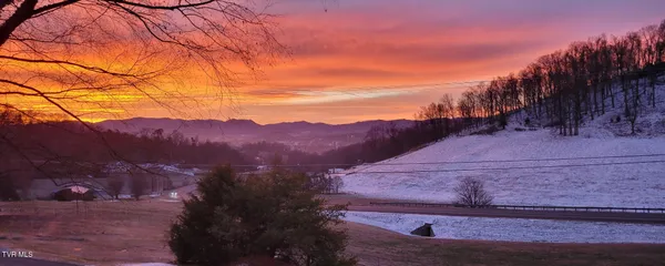 $480,000 | 424 Old Watauga Road, Watauga, TN 37694