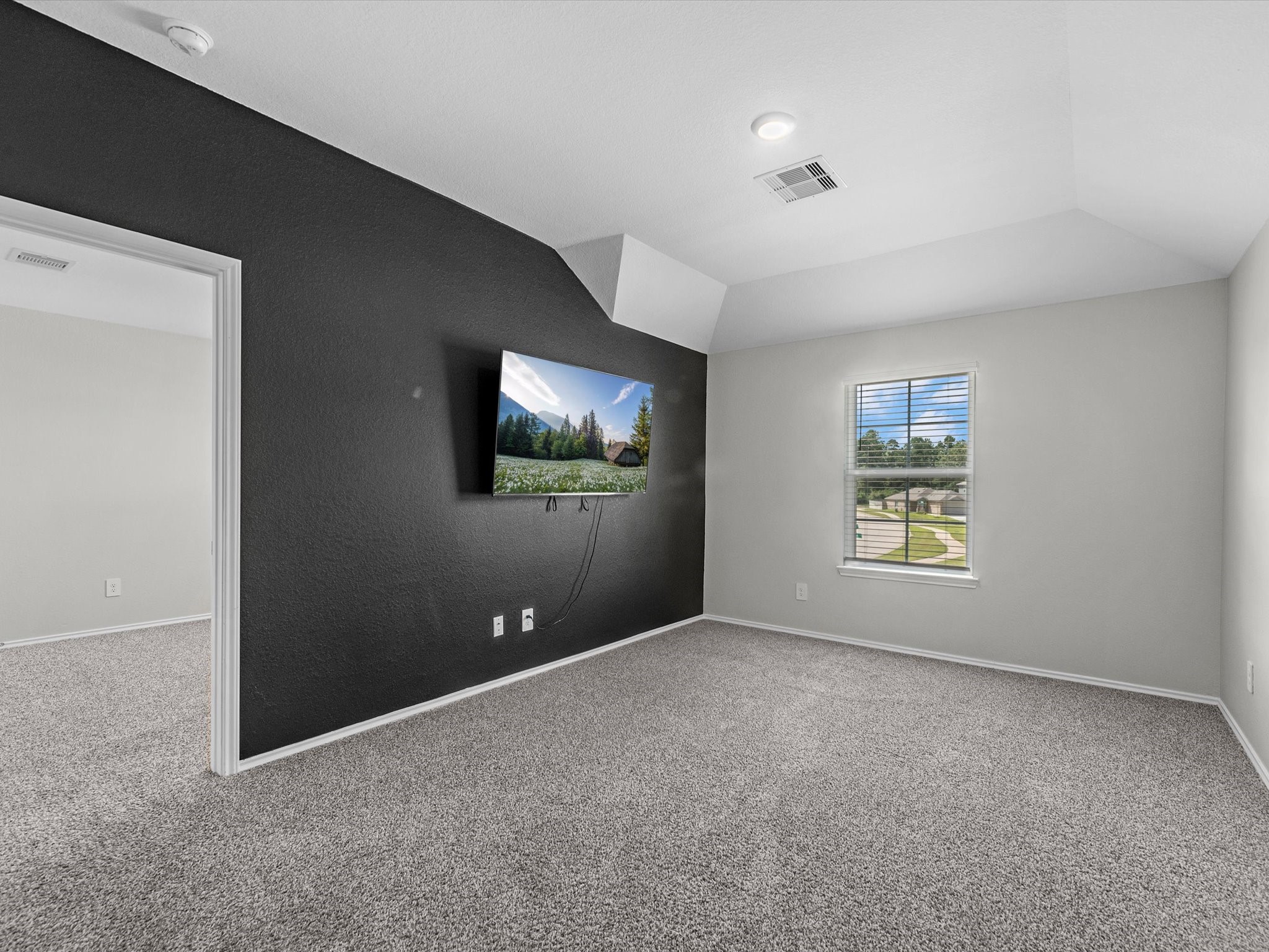 5455 Pinetree Crescent Ln Spring Spring, TX 77373 - Photo 18 of 25 Upstairs features this gameroom, and a private full bathroom.