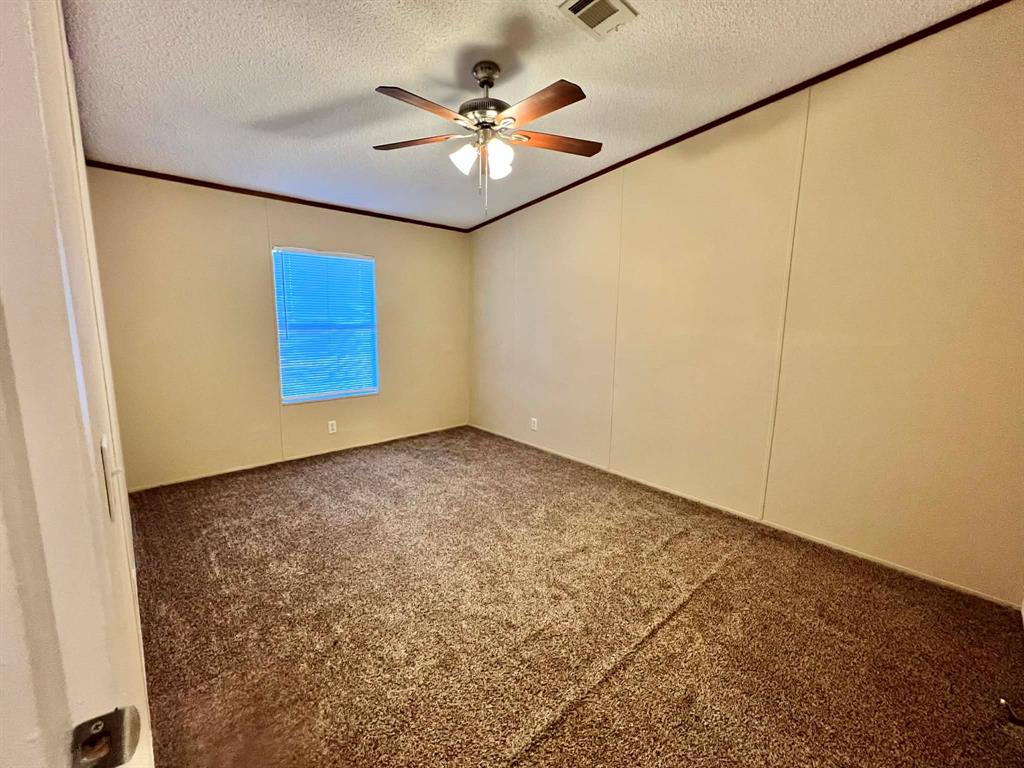 1085 Highland Circle Springtown, TX 76082 - Photo 17 of 29 Bed 3
