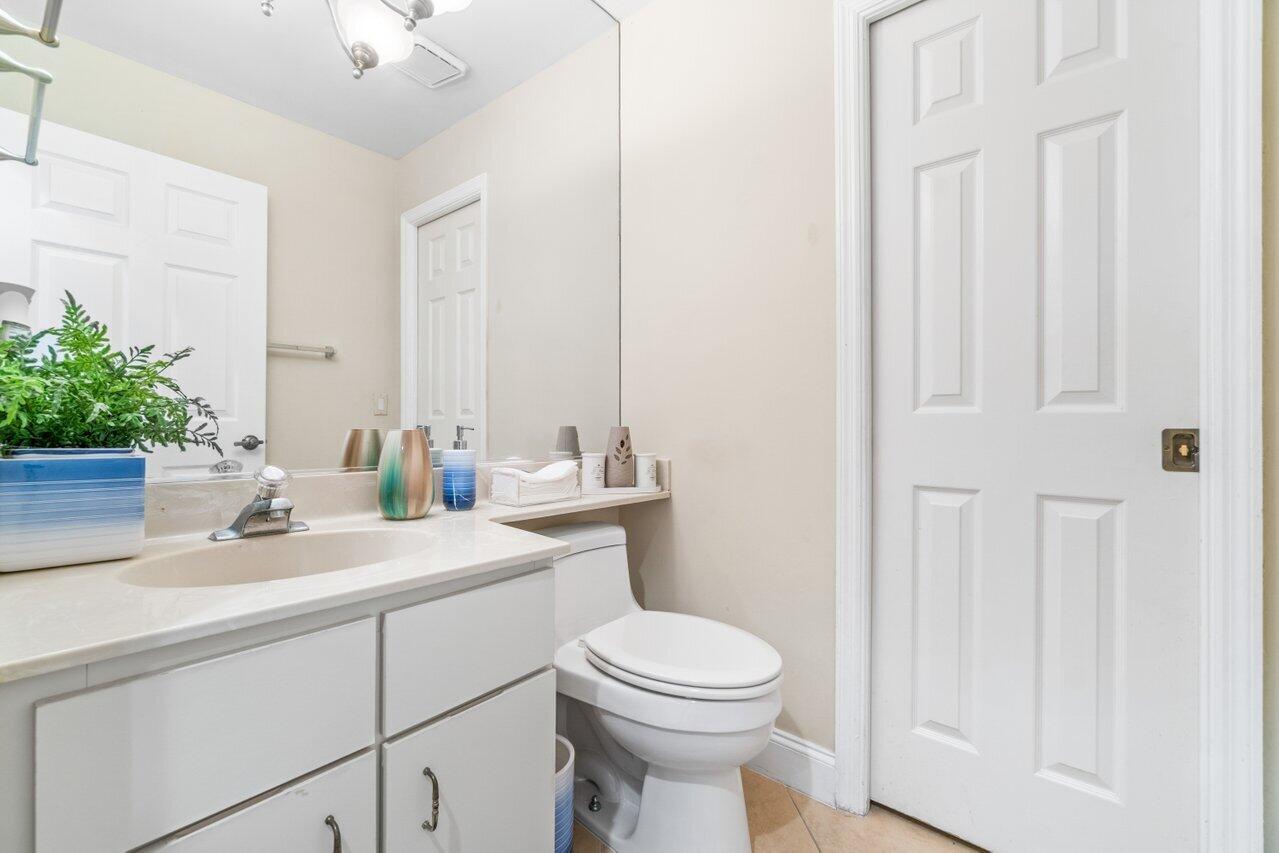 17064 Boca Club Boulevard, Unit 3 Boca Raton, FL 33487 - Photo 11 of 36 011-17064BocaClubBoulevard-BocaRaton-FL-