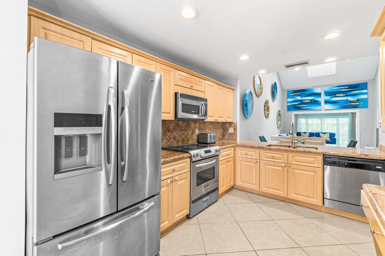 17064 Boca Club Boulevard, Unit 3 Boca Raton, FL 33487 - Photo 14 of 36 014-17064BocaClubBoulevard-BocaRaton-FL-