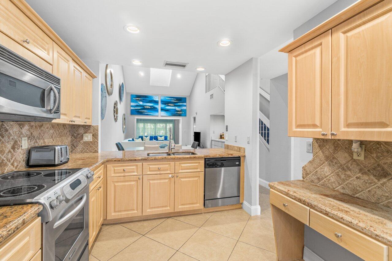 17064 Boca Club Boulevard, Unit 3 Boca Raton, FL 33487 - Photo 15 of 36 015-17064BocaClubBoulevard-BocaRaton-FL-