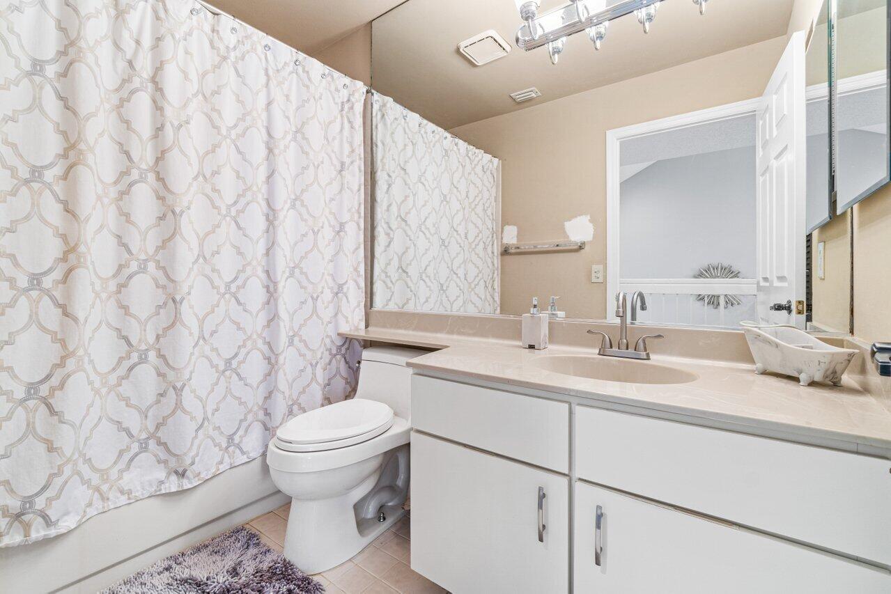 17064 Boca Club Boulevard, Unit 3 Boca Raton, FL 33487 - Photo 20 of 36 020-17064BocaClubBoulevard-BocaRaton-FL-