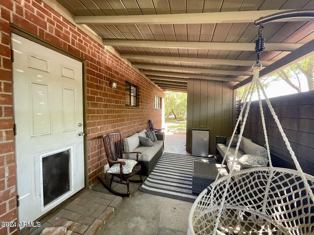 15 East Oregon Avenue, Unit 15 Phoenix, AZ 85012 - Photo 7 of 14 a bedroom with furniture
