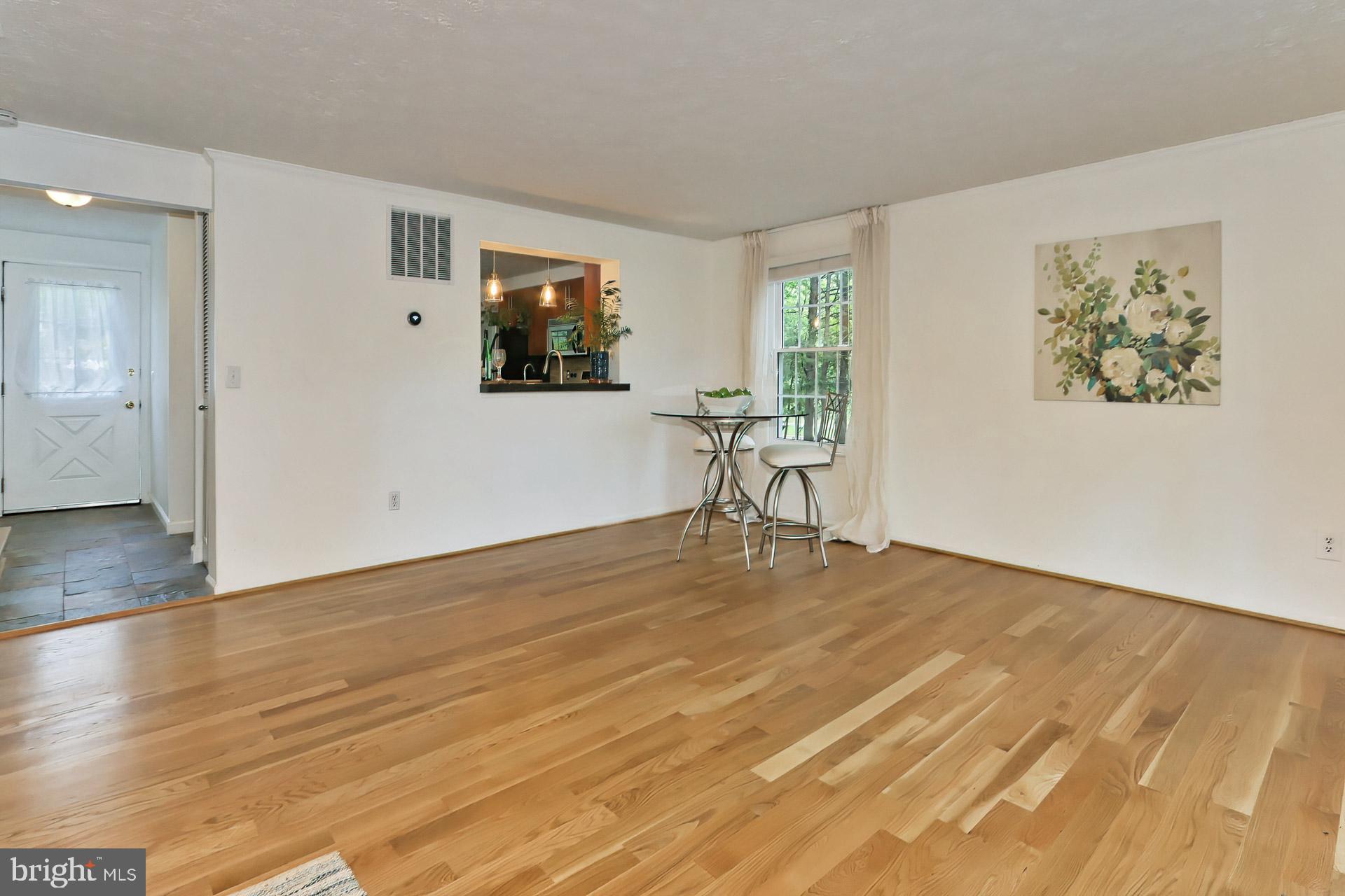 11751 Bayfield Court Reston, VA 20194 - Photo 9 of 39 Gallery Image 9
