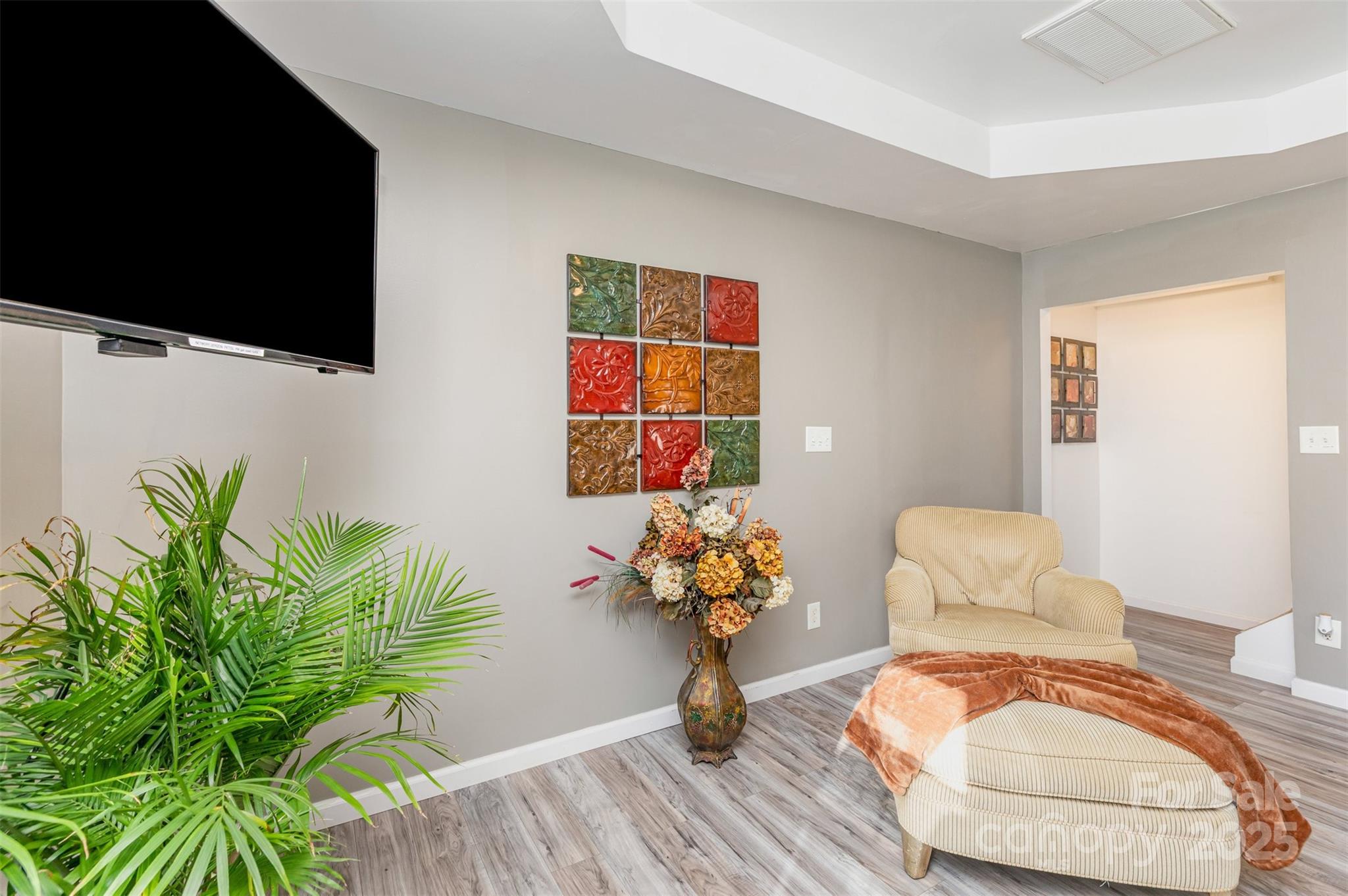 2241 Indian Cross Trail Matthews, NC 28104 - Photo 26 of 46 a living room with furniture flowerpot and a potted plant