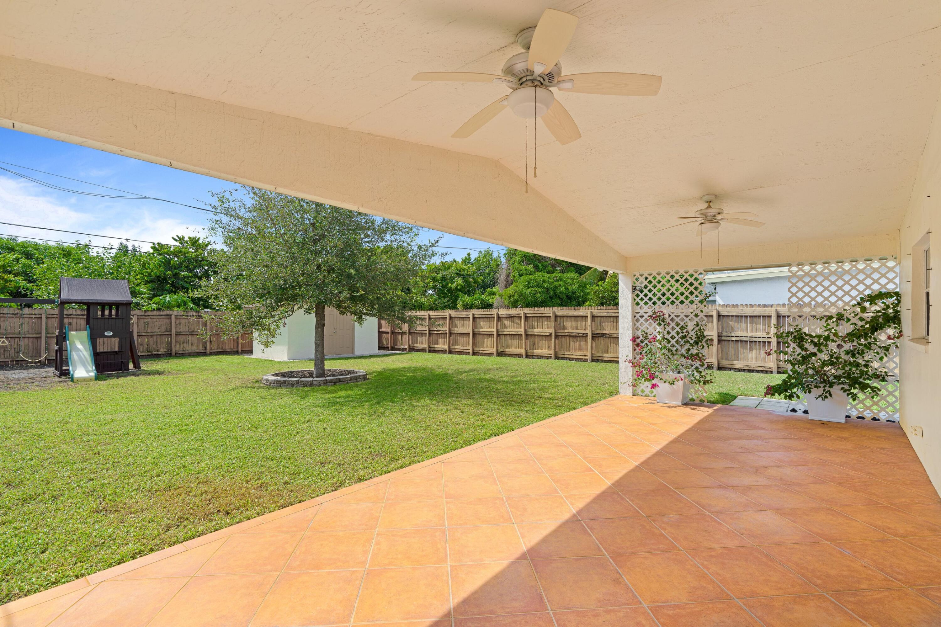 382 Hastings Street Boca Raton, FL 33487 - Photo 3 of 28 Patio