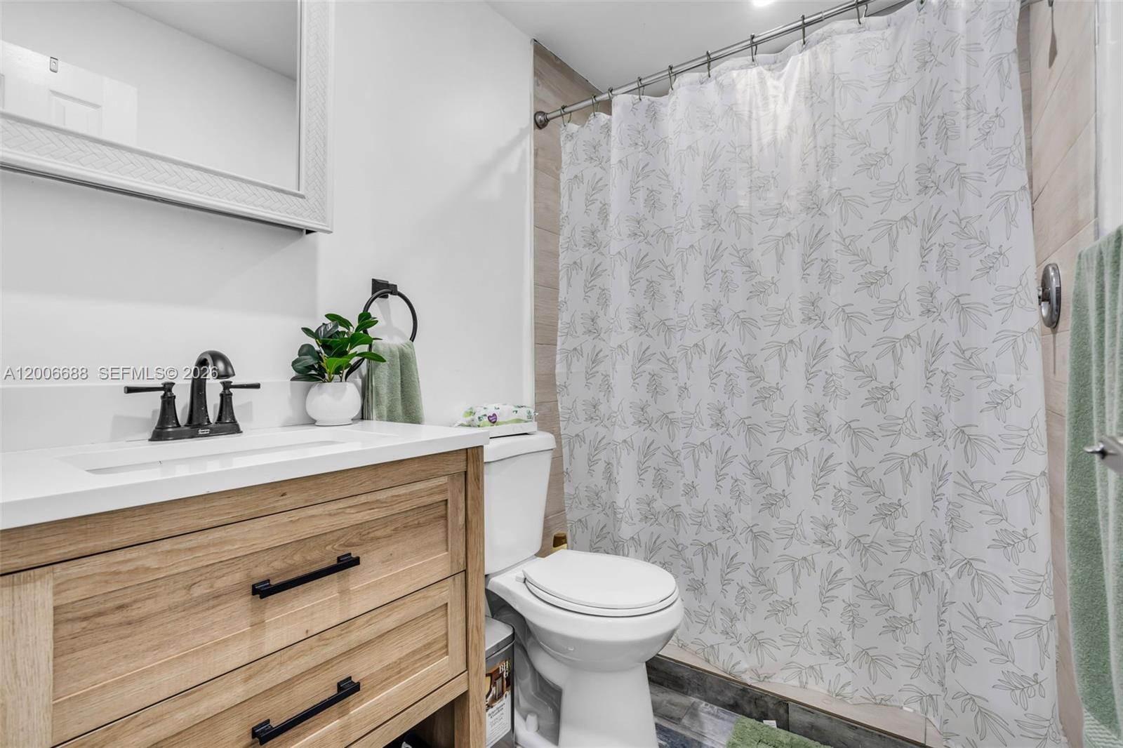 8241 Northwest 182nd Street Hialeah, FL 33015 - Photo 27 of 55