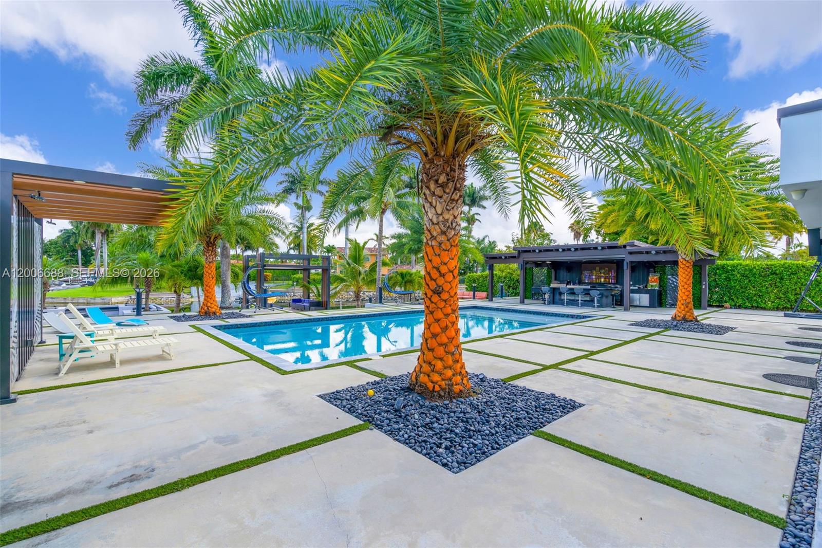 8241 Northwest 182nd Street Hialeah, FL 33015 - Photo 30 of 55