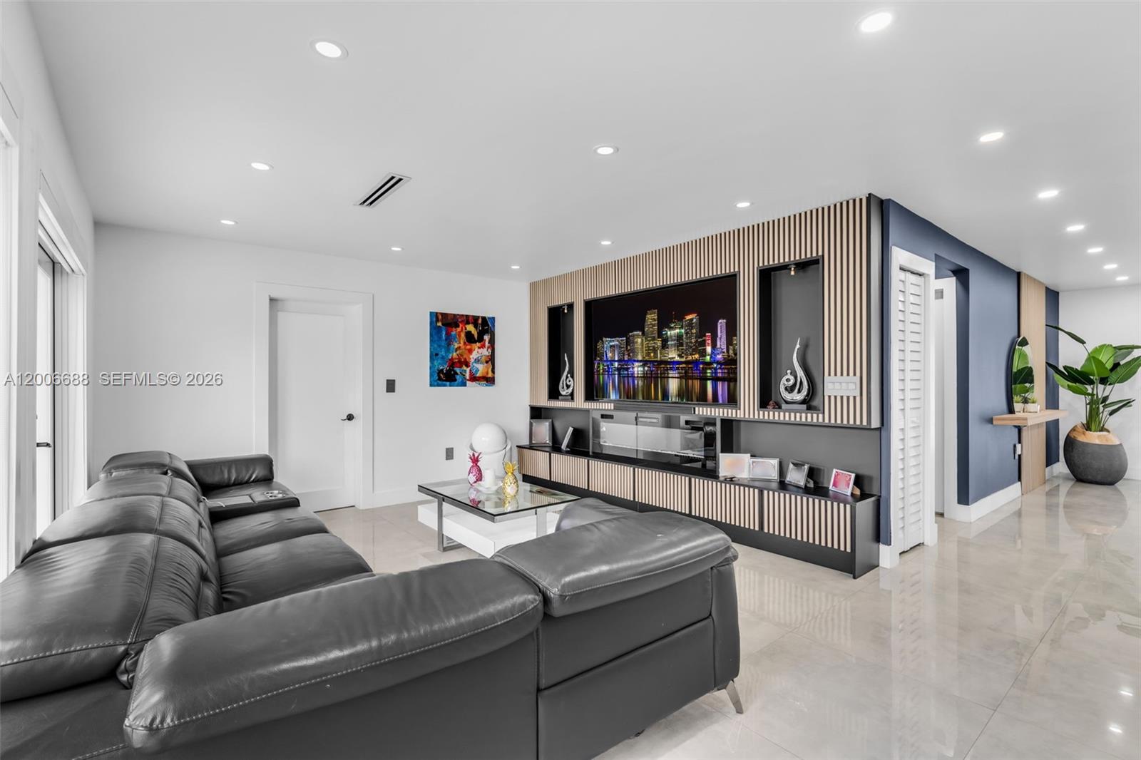 8241 Northwest 182nd Street Hialeah, FL 33015 - Photo 10 of 55