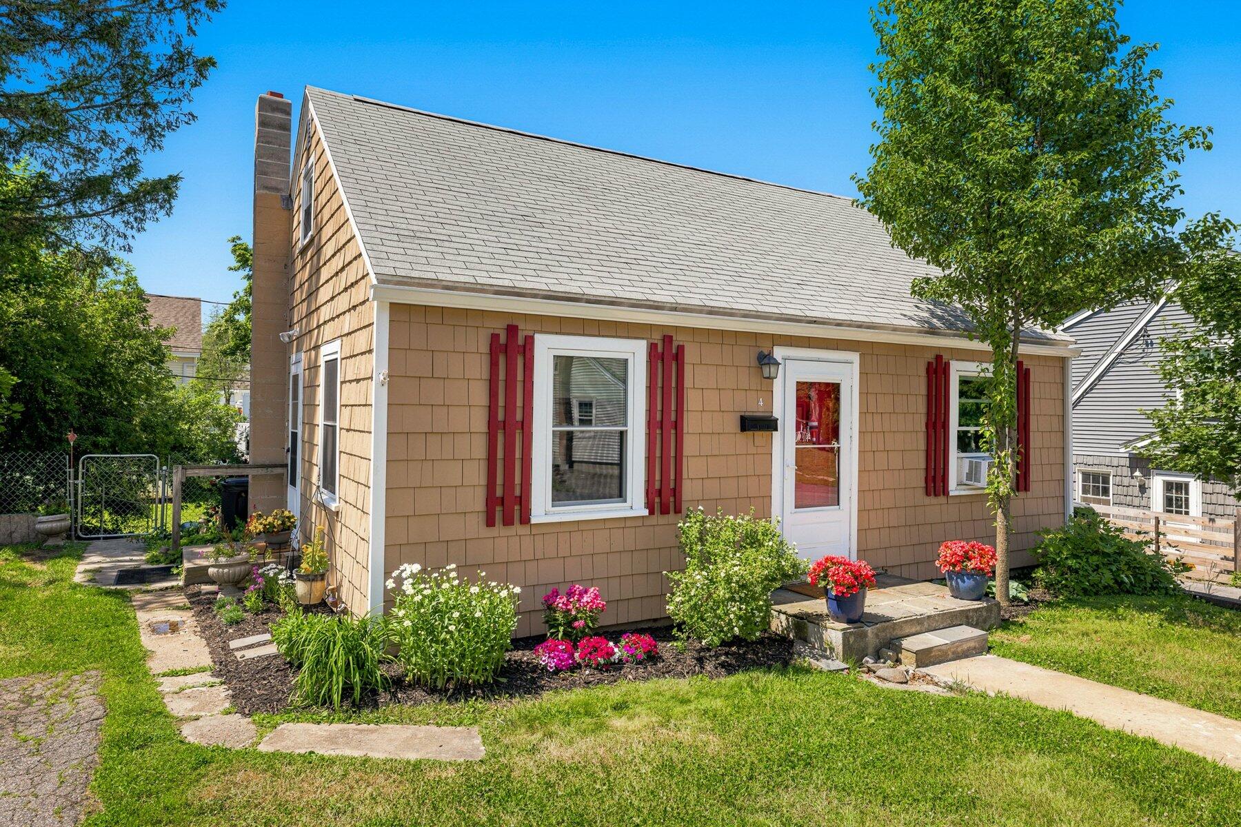 4 Halstead Street Kittery, ME 03904 - Photo 2 of 30 seacoastrephoto-29 (5)