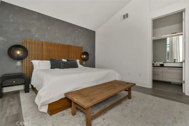 $1,172,000 | 10861 Hartsook Street, North Hollywood, CA 91601