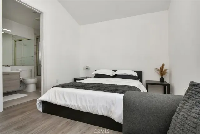 $1,172,000 | 10861 Hartsook Street, North Hollywood, CA 91601