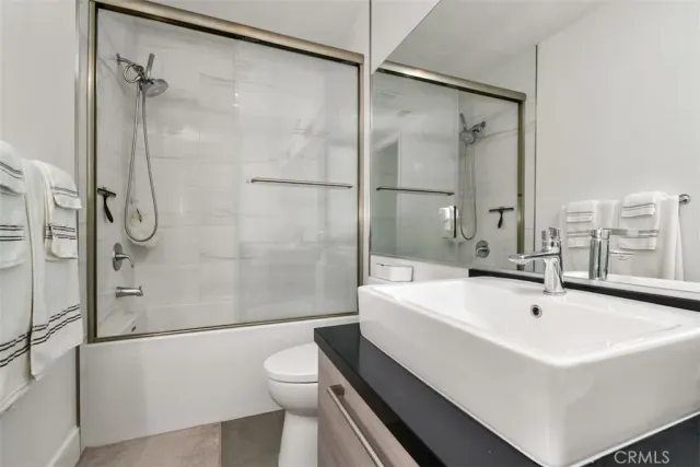 $1,172,000 | 10861 Hartsook Street, North Hollywood, CA 91601