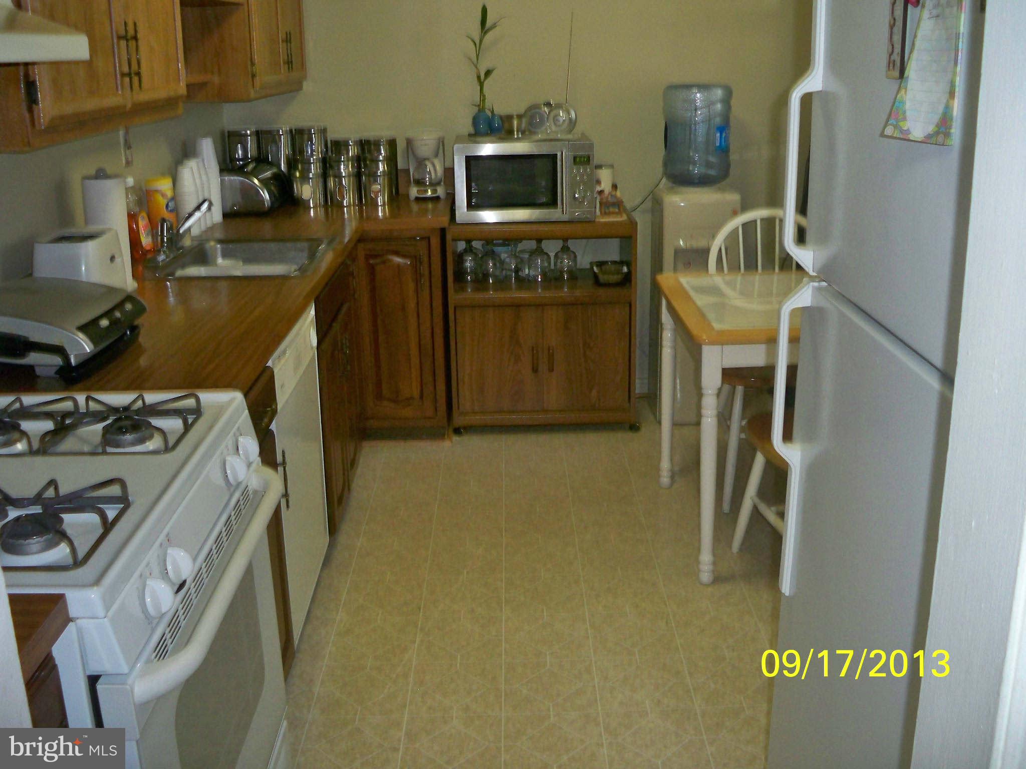 909 Brooke Road Capitol Heights, MD 20743 - Photo 9 of 13 Kitchen