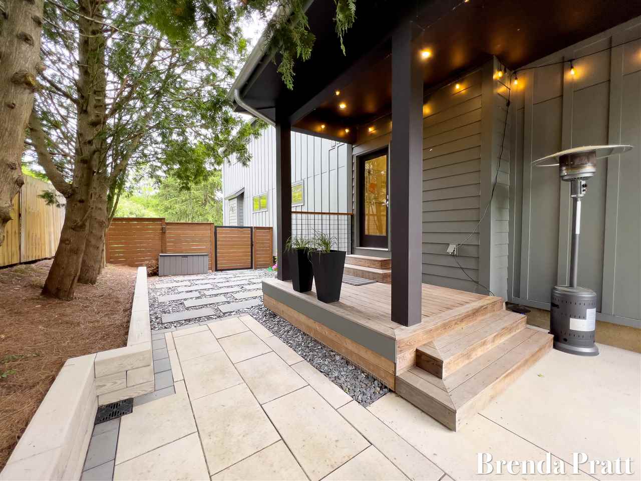 509 Manhattan Road East Grand Rapids, MI 49506 - Photo 16 of 48