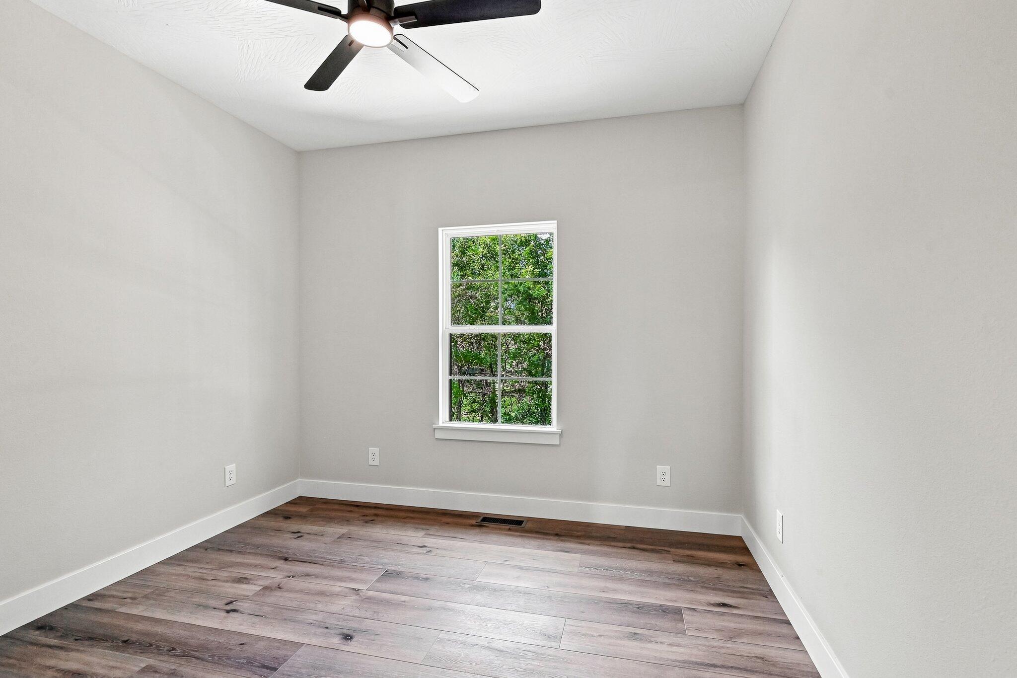 303 Crystal Valley Road Clever, MO 65631 - Photo 27 of 50 21-Crystal_Valley_016