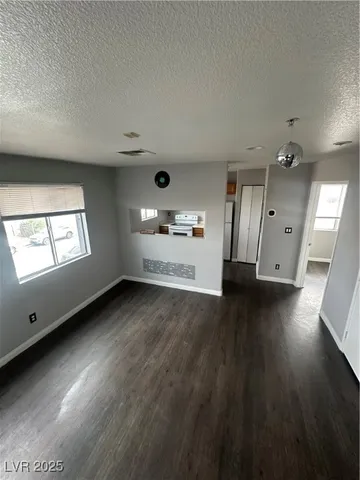 $950 | 231 West Philadelphia Avenue, Unit 8, Las Vegas, NV 89102